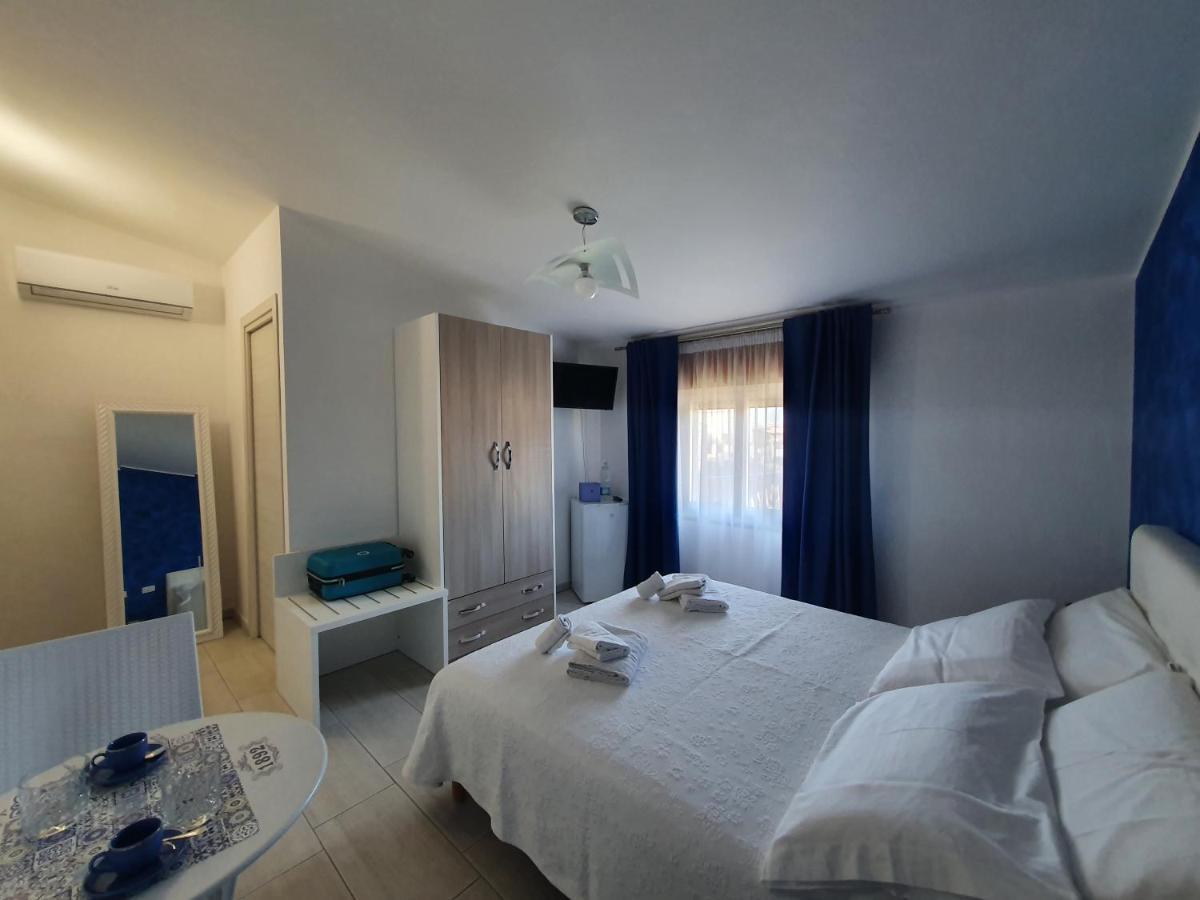 Blue Velvet Rooms Tortoli Exterior photo