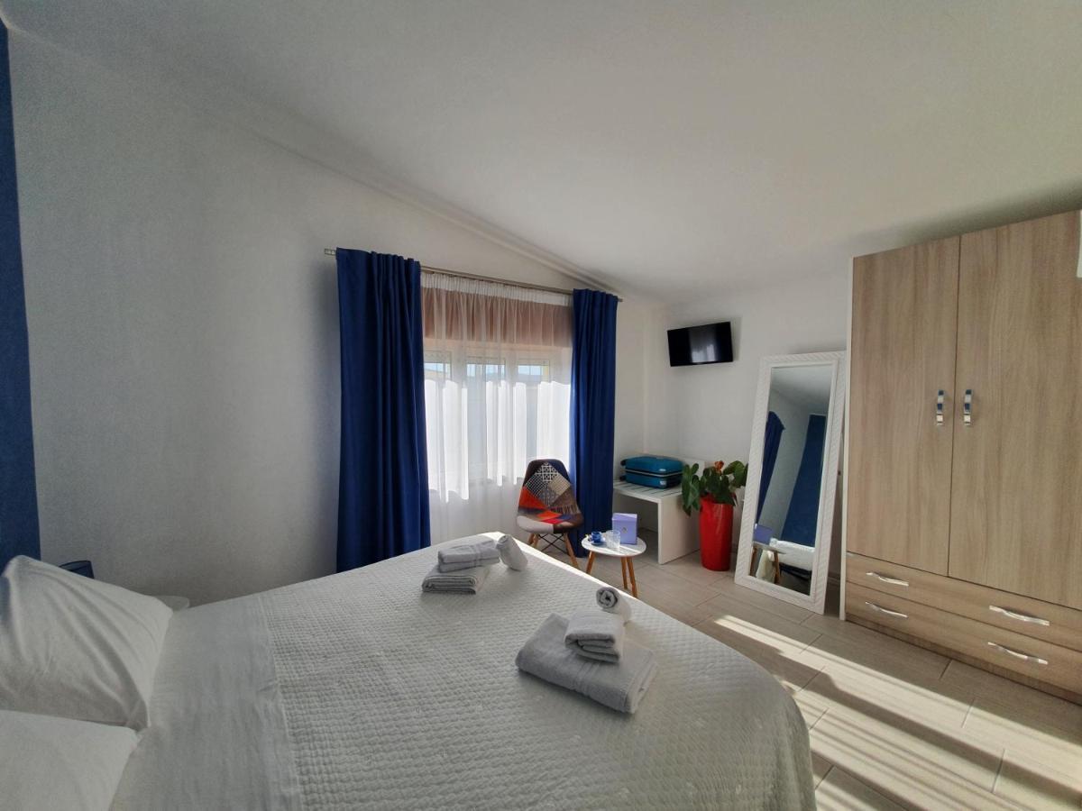 Blue Velvet Rooms Tortoli Exterior photo