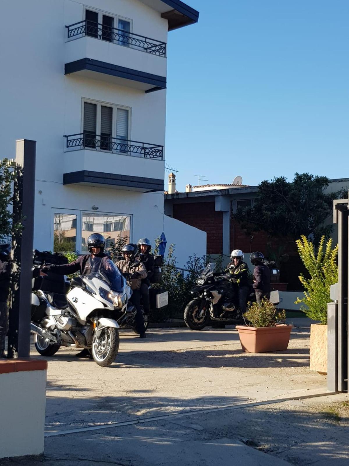 Blue Velvet Rooms Tortoli Exterior photo