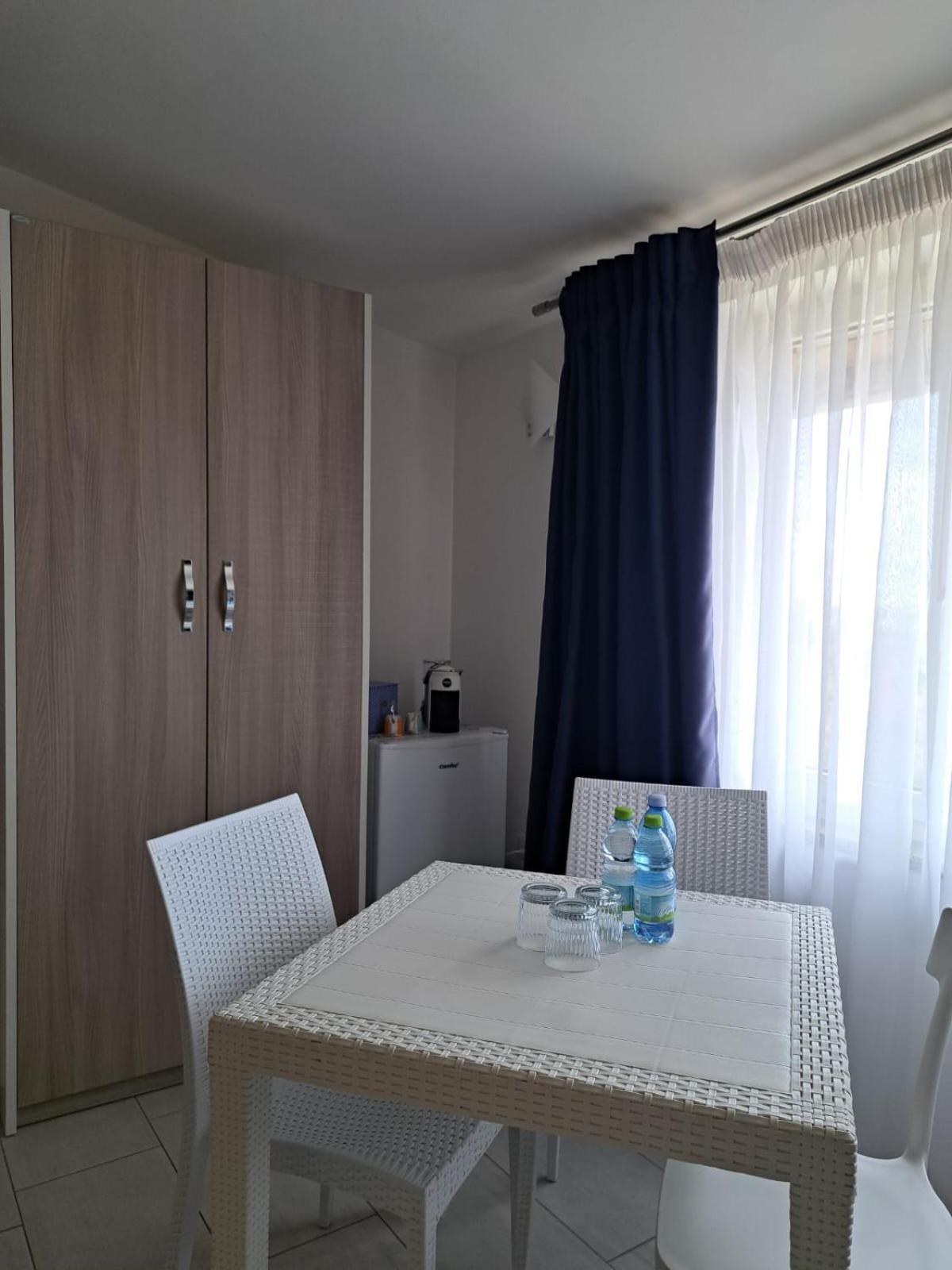 Blue Velvet Rooms Tortoli Exterior photo