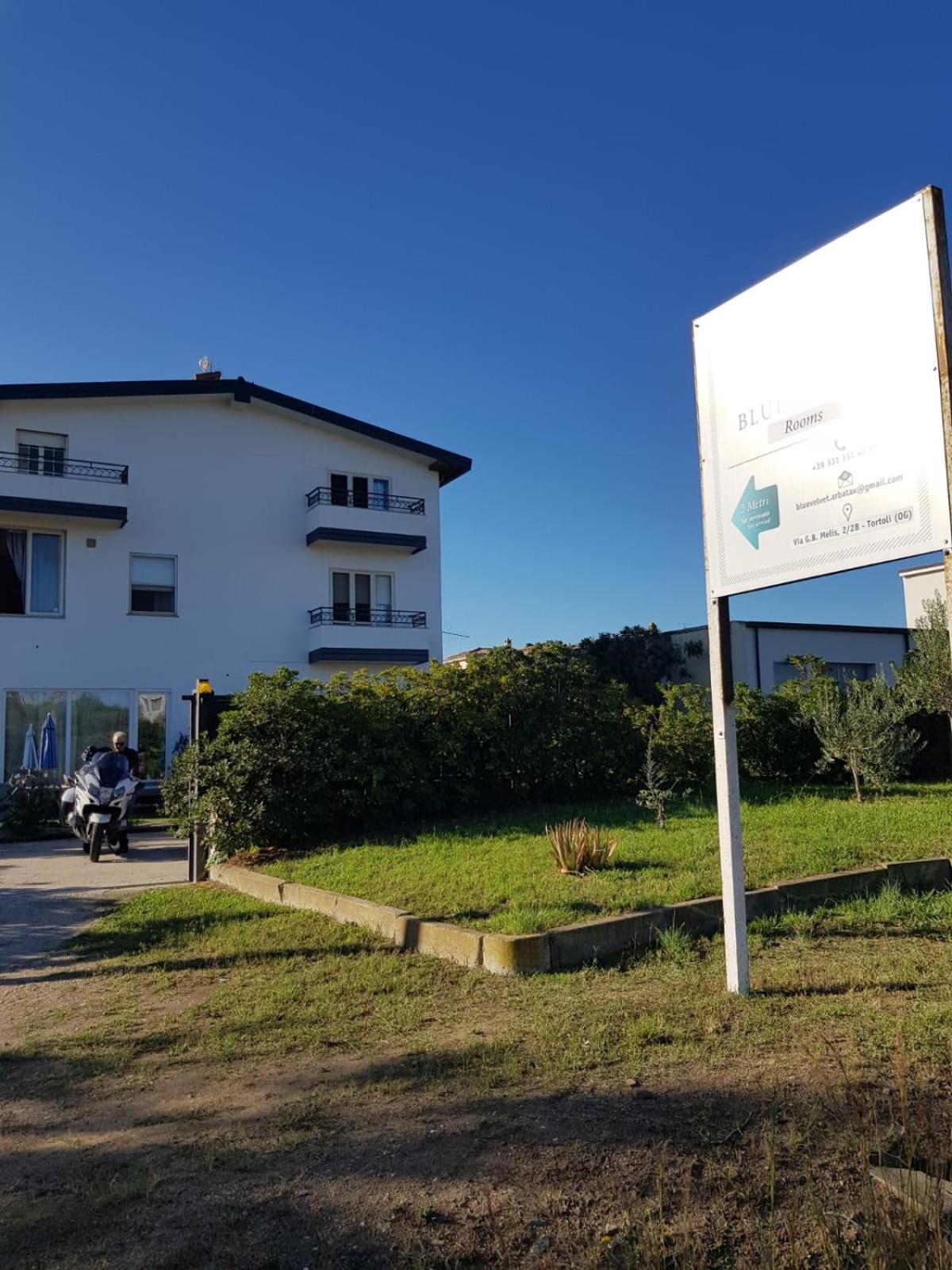 Blue Velvet Rooms Tortoli Exterior photo